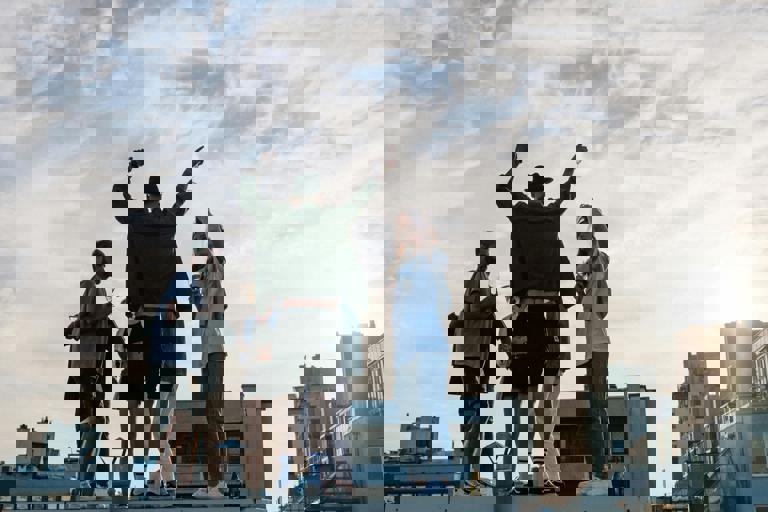 Urban Rooftop Farms Fuel Fresh Food Craze in the Downtown Core